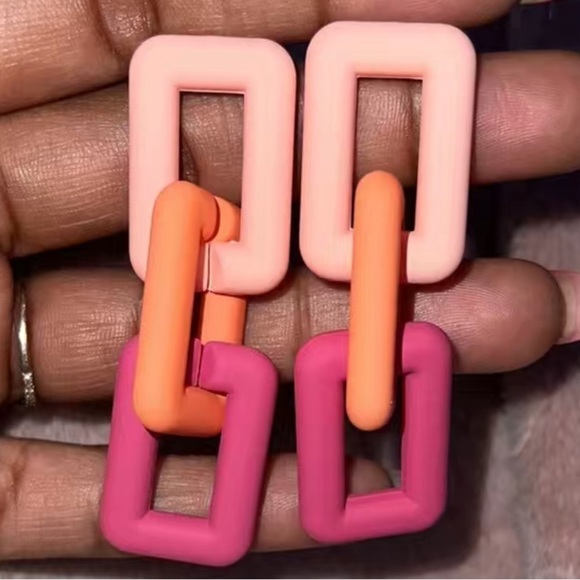 Three Colored Acrylic Chainlink Dangle Drop Stud Earrings Peach Orange Neon Pink - Picture 4 of 7